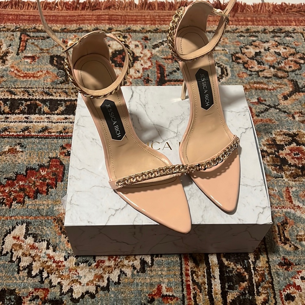 Jessica Rich patent nude and gold heels